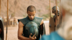 extant_GameOfThrones_3x04-KissedByFire_4624
