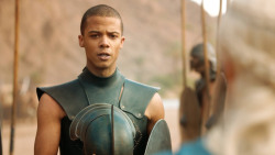 extant_GameOfThrones_3x04-KissedByFire_4631