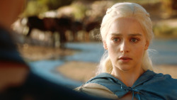 extant_GameOfThrones_3x04-KissedByFire_4639