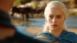 extant_GameOfThrones_3x04-KissedByFire_4640