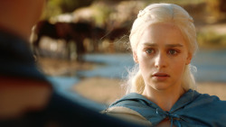 extant_GameOfThrones_3x04-KissedByFire_4641