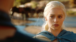 extant_GameOfThrones_3x04-KissedByFire_4642