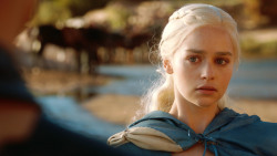 extant_GameOfThrones_3x04-KissedByFire_4656