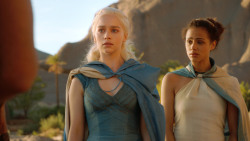 extant_GameOfThrones_3x04-KissedByFire_4663