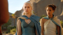 extant_GameOfThrones_3x04-KissedByFire_4664