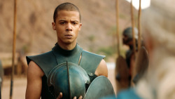 extant_GameOfThrones_3x04-KissedByFire_4669