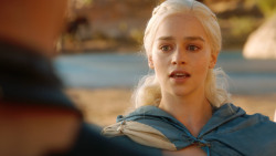 extant_GameOfThrones_3x04-KissedByFire_4672