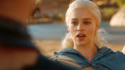 extant_GameOfThrones_3x04-KissedByFire_4675