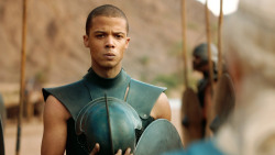 extant_GameOfThrones_3x04-KissedByFire_4705