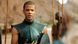 extant_GameOfThrones_3x04-KissedByFire_4715