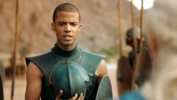 extant_GameOfThrones_3x04-KissedByFire_4716