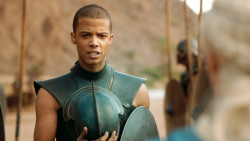 extant_GameOfThrones_3x04-KissedByFire_4717