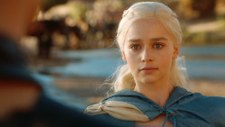 extant_GameOfThrones_3x04-KissedByFire_4720