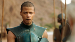 extant_GameOfThrones_3x04-KissedByFire_4728