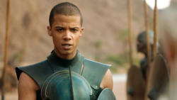 extant_GameOfThrones_3x04-KissedByFire_4733
