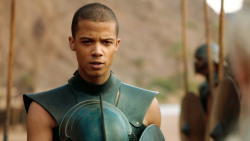 extant_GameOfThrones_3x04-KissedByFire_4736