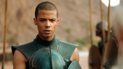 extant_GameOfThrones_3x04-KissedByFire_4737