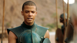 extant_GameOfThrones_3x04-KissedByFire_4738
