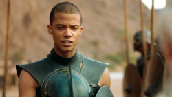 extant_GameOfThrones_3x04-KissedByFire_4739