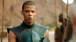 extant_GameOfThrones_3x04-KissedByFire_4740