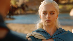 extant_GameOfThrones_3x04-KissedByFire_4743