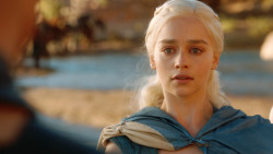 extant_GameOfThrones_3x04-KissedByFire_4744