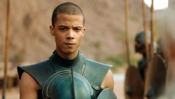 extant_GameOfThrones_3x04-KissedByFire_4748