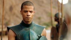 extant_GameOfThrones_3x04-KissedByFire_4749
