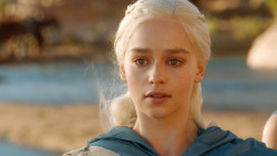 extant_GameOfThrones_3x04-KissedByFire_4752