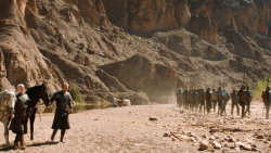 extant_GameOfThrones_3x04-KissedByFire_4760