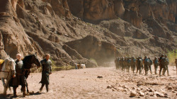 extant_GameOfThrones_3x04-KissedByFire_4761