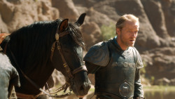 extant_GameOfThrones_3x04-KissedByFire_4763