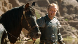 extant_GameOfThrones_3x04-KissedByFire_4764