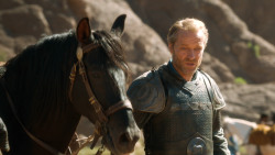 extant_GameOfThrones_3x04-KissedByFire_4767