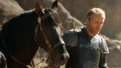 extant_GameOfThrones_3x04-KissedByFire_4769