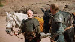 extant_GameOfThrones_3x04-KissedByFire_4773