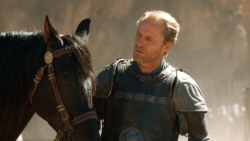 extant_GameOfThrones_3x04-KissedByFire_4775