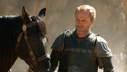 extant_GameOfThrones_3x04-KissedByFire_4776