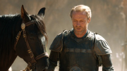 extant_GameOfThrones_3x04-KissedByFire_4777