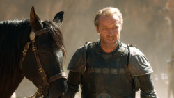 extant_GameOfThrones_3x04-KissedByFire_4778