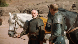 extant_GameOfThrones_3x04-KissedByFire_4783