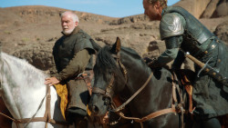 extant_GameOfThrones_3x04-KissedByFire_4793