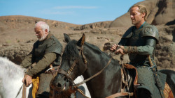 extant_GameOfThrones_3x04-KissedByFire_4798