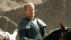 extant_GameOfThrones_3x04-KissedByFire_4801