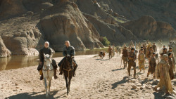 extant_GameOfThrones_3x04-KissedByFire_4803