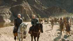 extant_GameOfThrones_3x04-KissedByFire_4810
