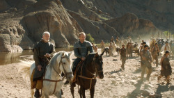 extant_GameOfThrones_3x04-KissedByFire_4811