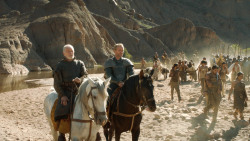 extant_GameOfThrones_3x04-KissedByFire_4812