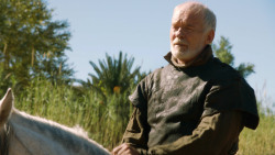 extant_GameOfThrones_3x04-KissedByFire_4821