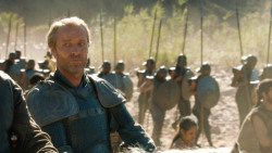 extant_GameOfThrones_3x04-KissedByFire_4824